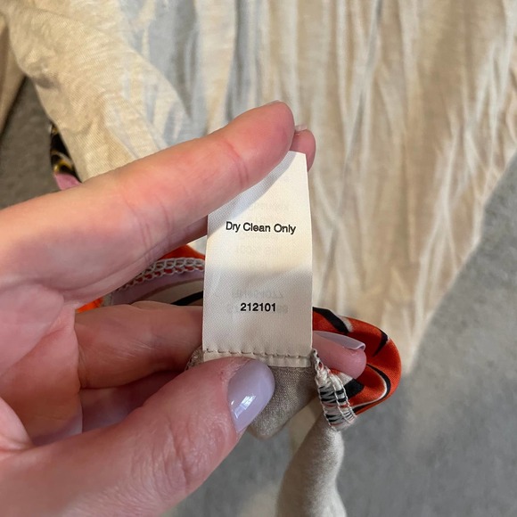 Cabi Aztec Print Silk Front Long Sleeve Top Oatmeal 768 - XS - Picture 6 of 8